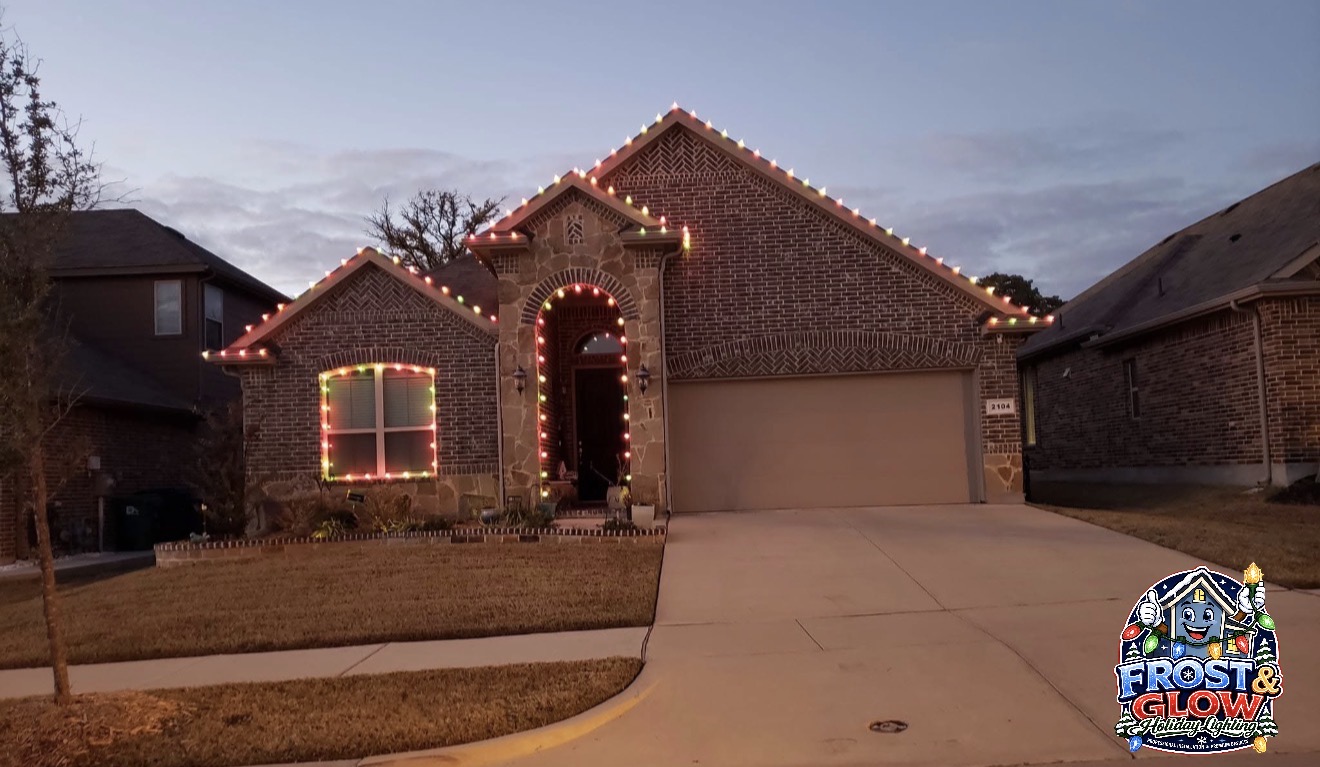 Multicolor C9 roofline on a brick home